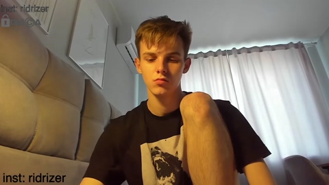 horny_jerk_roy_prick2001  12-05-2022